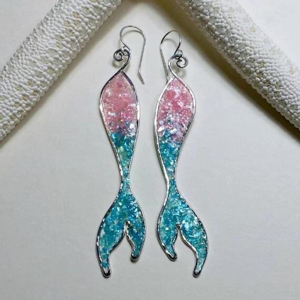 Retro Love Shape Strange Earrings European Beautiful Woman Earrings