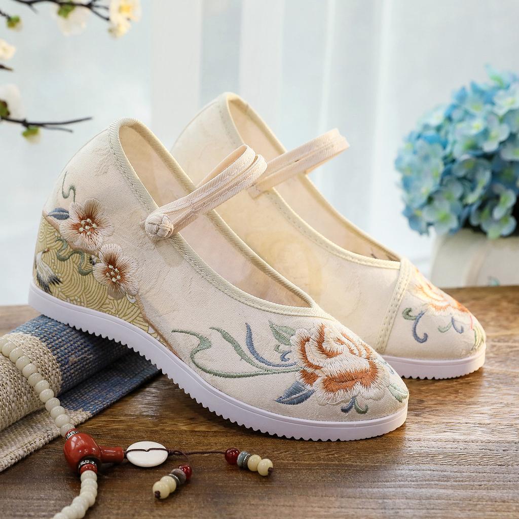 Changqing, the New Inner Height Increase Round Head Old Beijing Cloth Shoes for Women with Hanfu High-heeled Platform Embroidered Shoes