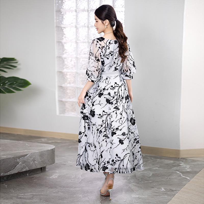 2025 Women's Plus Size Evening Banquet Dress - Slimming, Elegant, and Versatile Printed Design