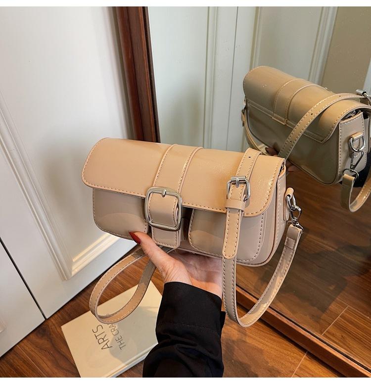

2025 Korean version of fashion handbag bag women s summer new simple casual small square bag foreign style messenger shoulder bag хакі