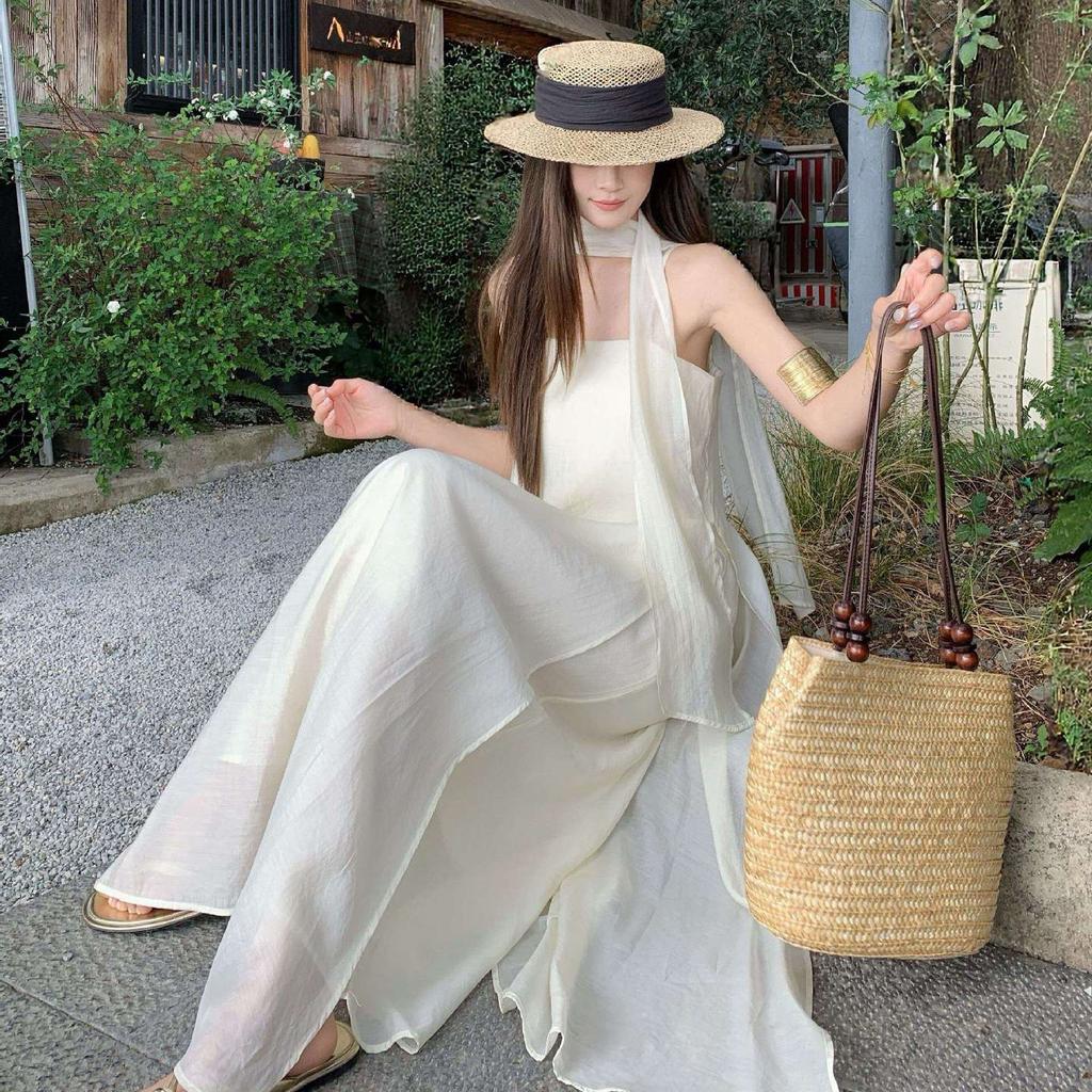 2026 Summer New Gentle Vacation Style Design Sense Atmosphere Elegant Temperament Suspender Long Dress Dress Female Chic
