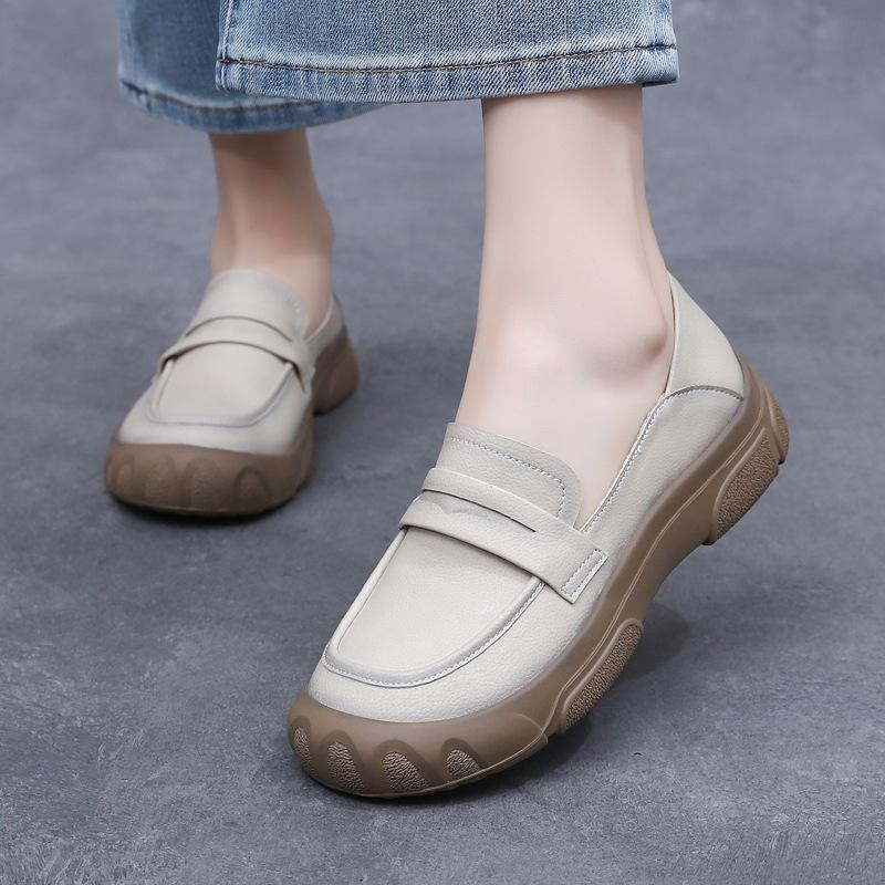 Genuine Leather flat loafers for spring and summer 2025 soft soled comfortable Shoes for mothers Women's shoes slip resistant