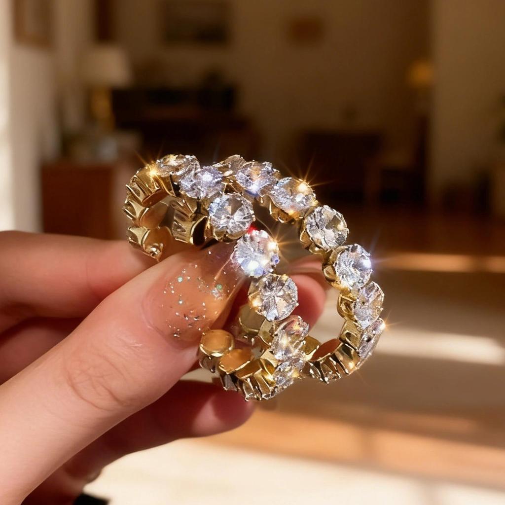 2025 Retro Emerald Zircon C-Shaped Ear Cuff Earrings - Lightweight, Fashionable & High-End Jewelry for Women