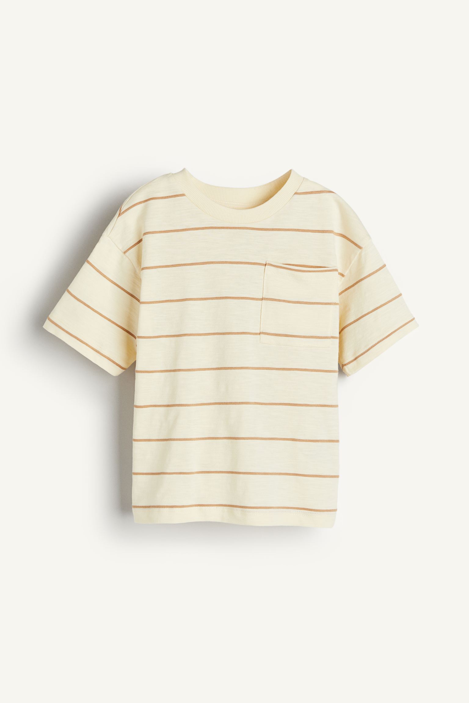 

Футболка с нагрудным карманом