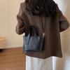 Niche Design Bucket Bag Women's Bag New Contrasting Color Handbag Texture Foreign Style Shoulder Bag Feeling Messenger Bag