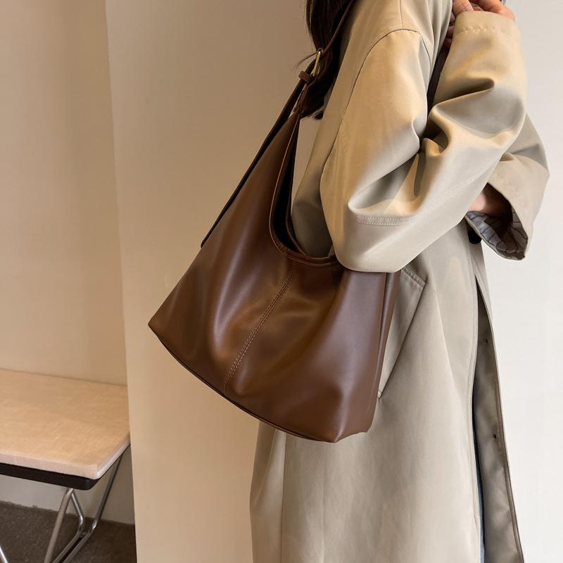 Bolsa de ombro vintage de couro PU de grande capacidade para mulheres, bolsa transversal de cor sólida e macia, bolsa tote para uso diário