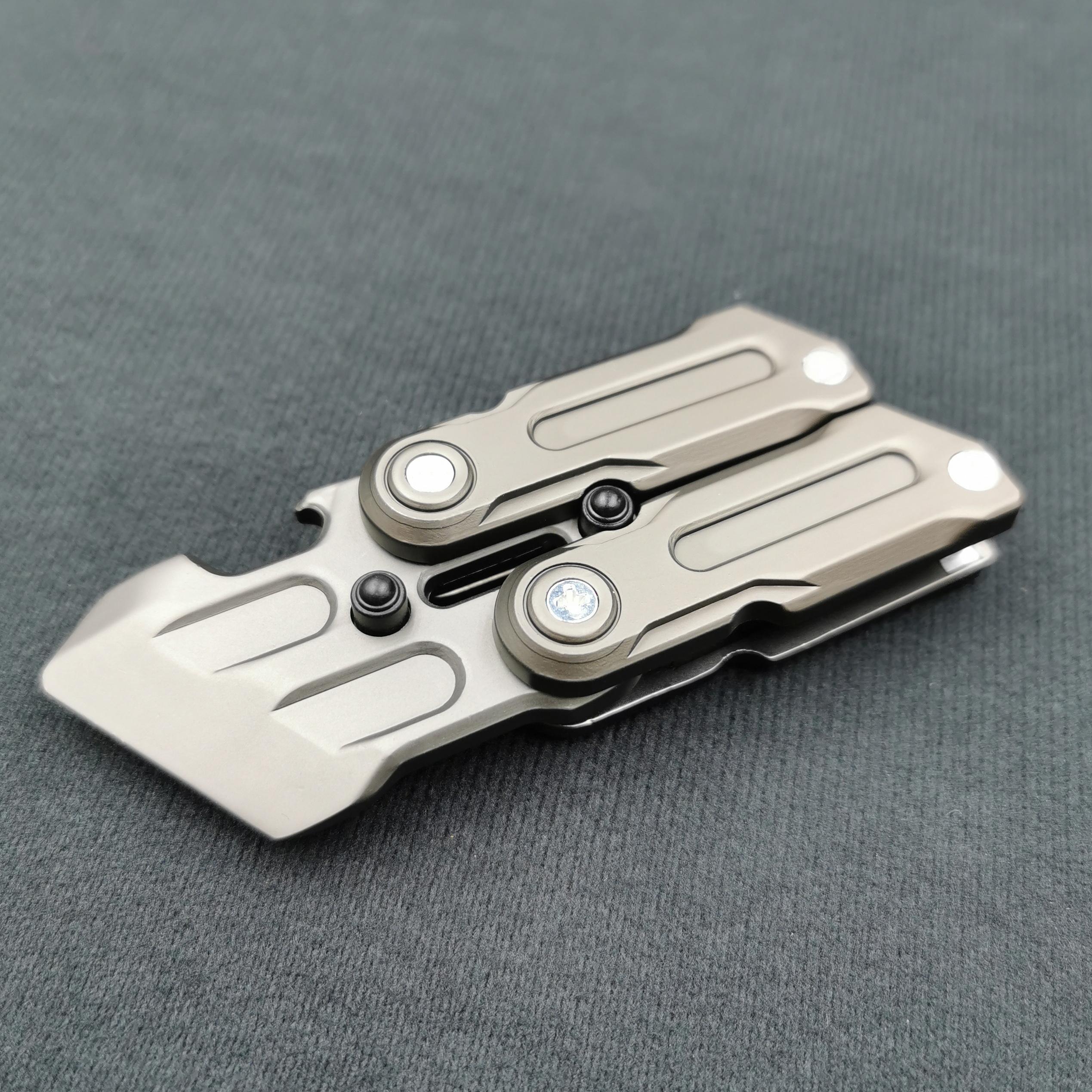

EDC Magnetic Metal Fidget Coin Multifunctional Slider Crowbar Toy Portable Hand Relax Toy Fashion Stress Relief Gift for Men