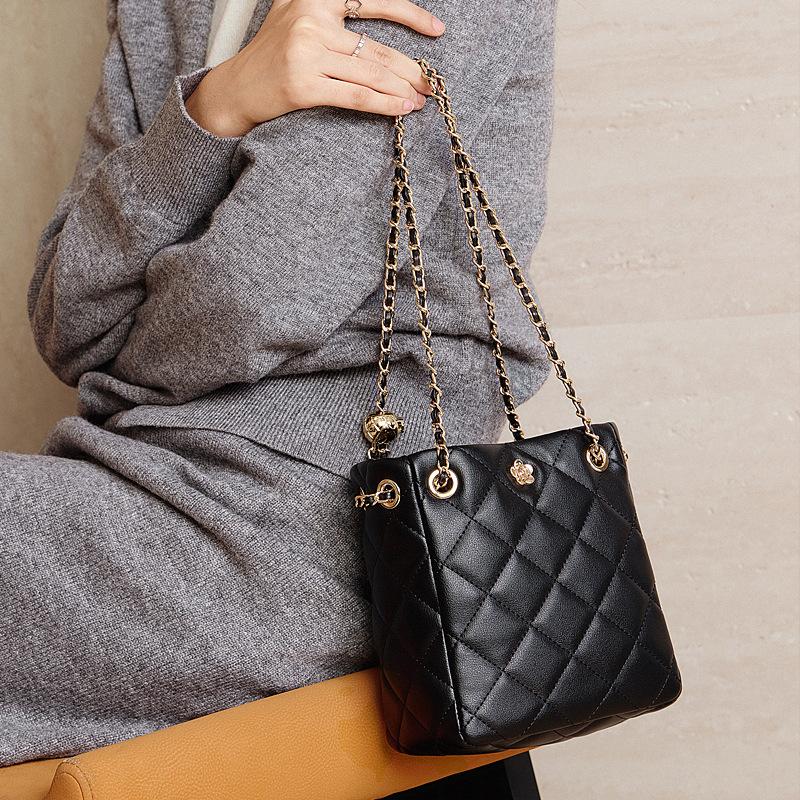 Genuine Leather Large-capacity Bag, Fashionable Single-shoulder Crossbody Bag, Commuter Chain Bag