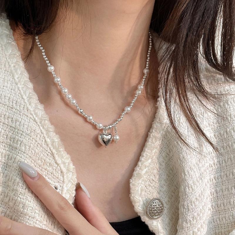 Elegant Big White Imitation Pearl Bead Necklace for Women Heart Shape Clavicle Chain Sweet Wedding Party Jewelry