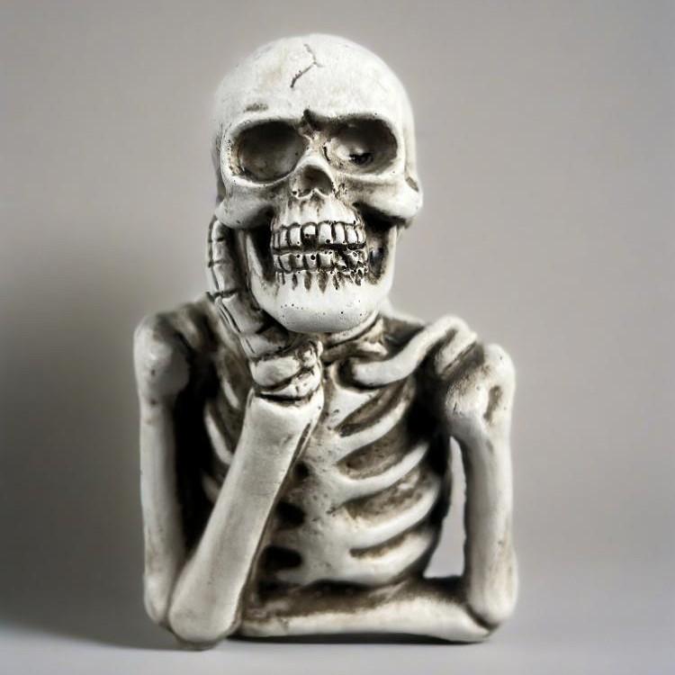 

Minimalist Halloween Decoration - Practical Resin Skull Figurine for Spooky Home Party Atmosphere - Creepy Decor for Festivities