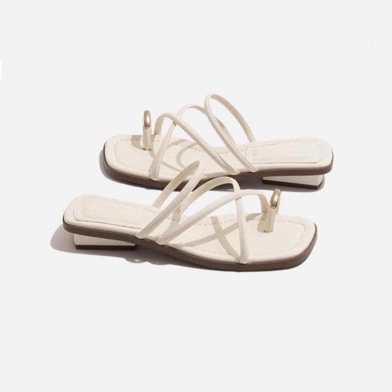 New Sandals Fashionable Summer Versatile Women's Shoes Non Slip Soft Bottom Luxury Flat Sandals Casual Retro Daily Slippers 2026