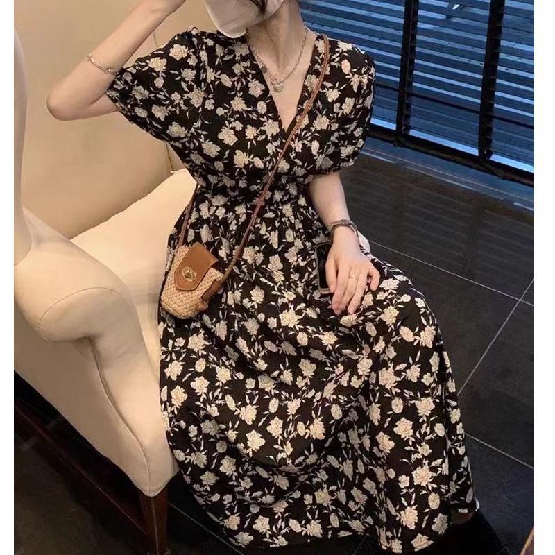 

Женское платье с V-образным вырезом и цветочным принтом в стиле ретро 2024 года XXL (135-150 lbs)