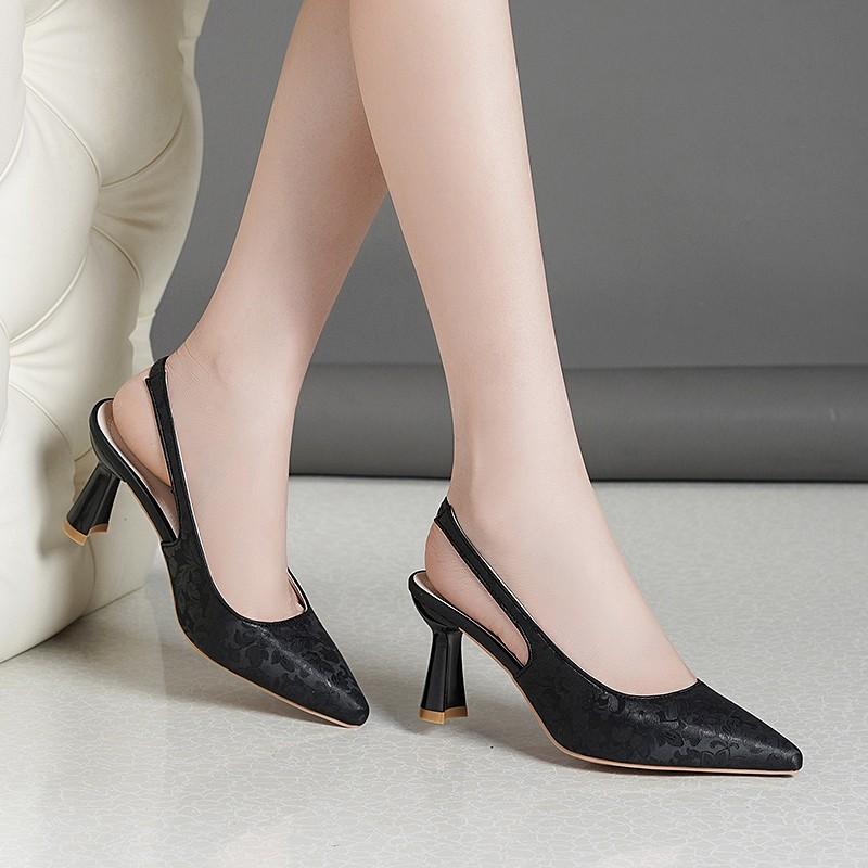 Fashion 2024 Summer New Fashionable Solid Color Pointed Shallow Mouth Sandals for Women Wearing Comfortable High Heels Outside