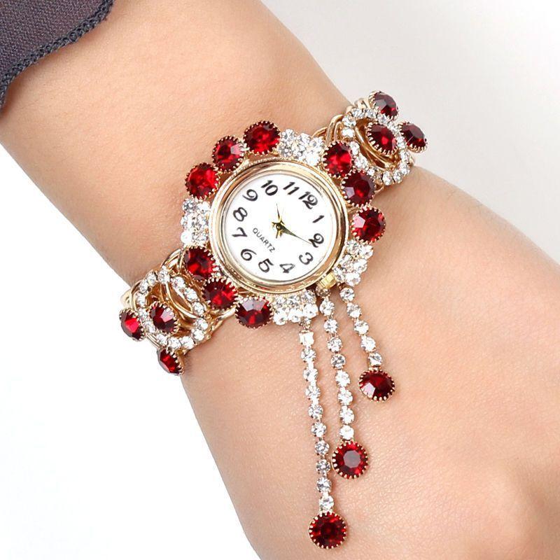 Fashion Gold Bracelet Watch For Women With Quartz Movement And Sparkling Accents