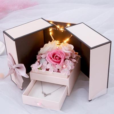 Cutie Cadou cu Trandafiri Ruj Cercei Colier cu Floare Eternă Cutie Cadou Cadou de Ziua Îndrăgostiților Cadou de Ziua Mamei