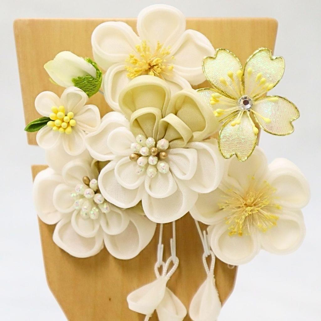 Hagoita Hair Ornament Dull Plum Blossom with 21cm for Girls Tsumami-zaiku Hagoita, (White), 3-60cm, Stand, Tall,