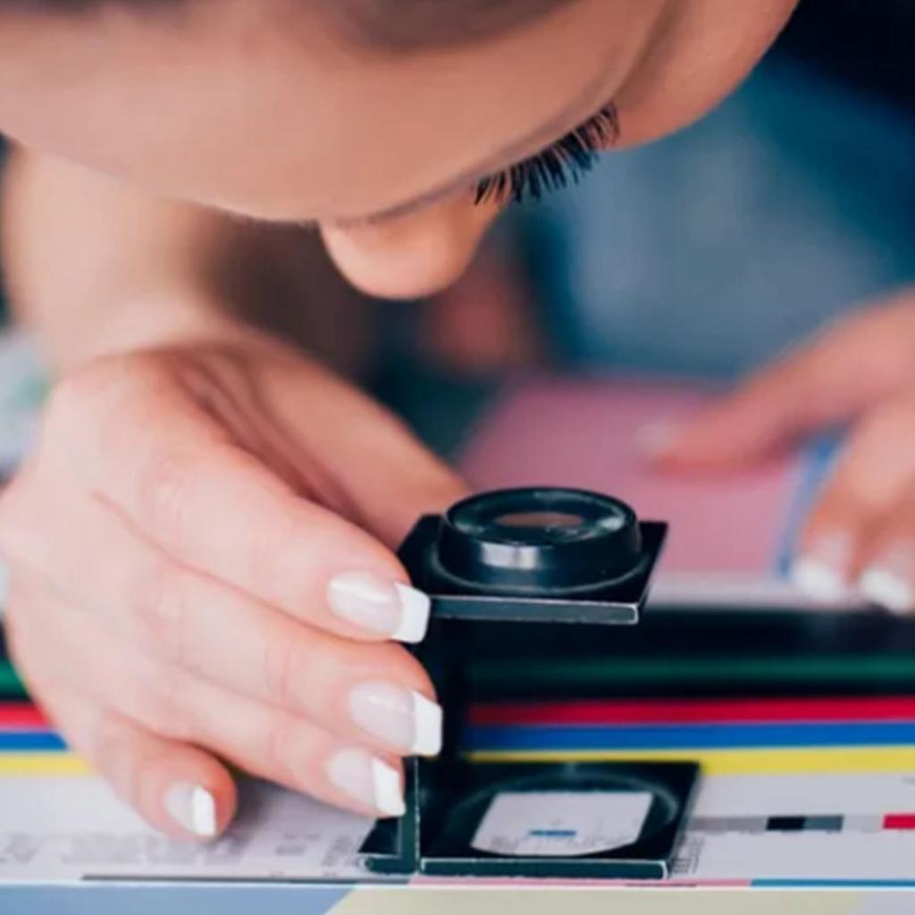 10X Metal Foldable Optical Magnifying Glass Desktop Magnifier Measurement Tools with Scale Lighting and Battery Black