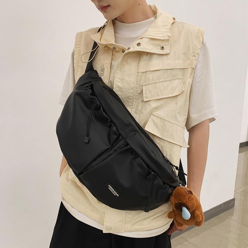 Crossbody-veske Sportsveske for menn med stor kapasitet brystveske for kvinner