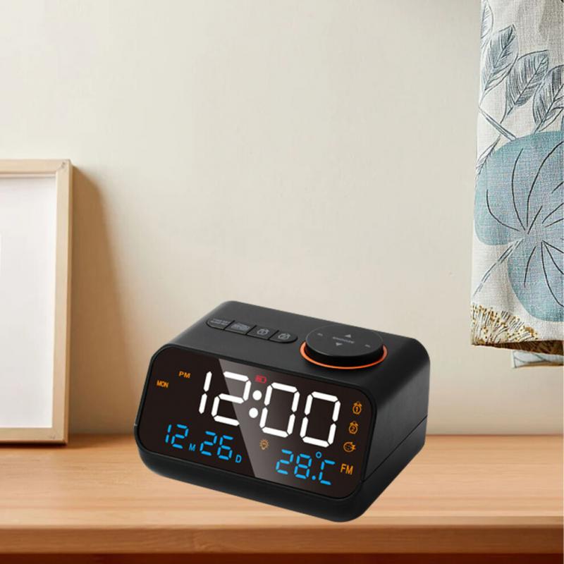 Multifunktionaler LED-Wecker Mit Radio Und FM, Wiederaufladbar, Schwarz