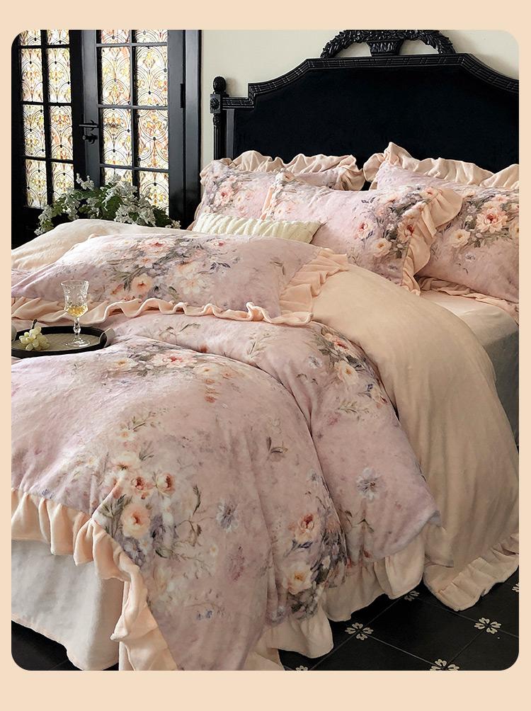Autumn and Winter French Luxury Printed Lotus Leaf Edge Thickened Milk Velvet Four Piece Set