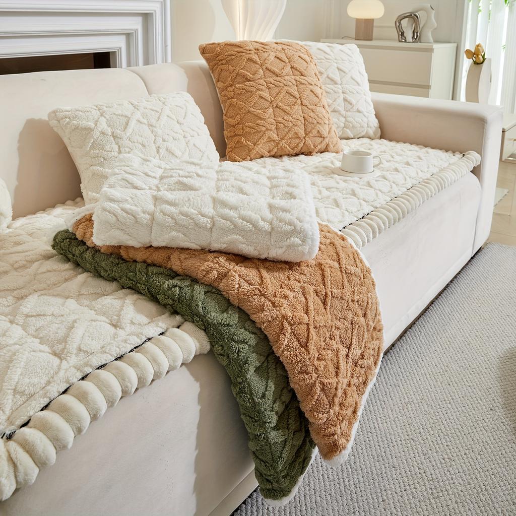 No Pillow 1pc Autumn and Winter Thickened Bohemian Style Quilted Sofa Cover with Pleats, Integrated Plush Fabric, Non-slip Protective Cover for Pets