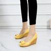 2026 Legere Damen Keilabsatzschuhe Echtes Leder Weicher Komfort Runde Spitze Keilabsatz 7cm Marke Damenschuhe Tägliches Tragen