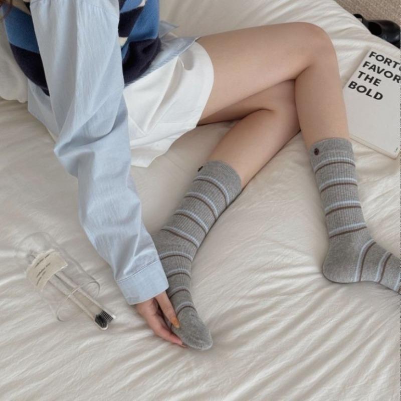 Retro Striped Socks for Women In Autumn and Winter, Slightly Pressed for Slimming, Long Thigh-high Socks, Button-pile Socks, Cotton Socks