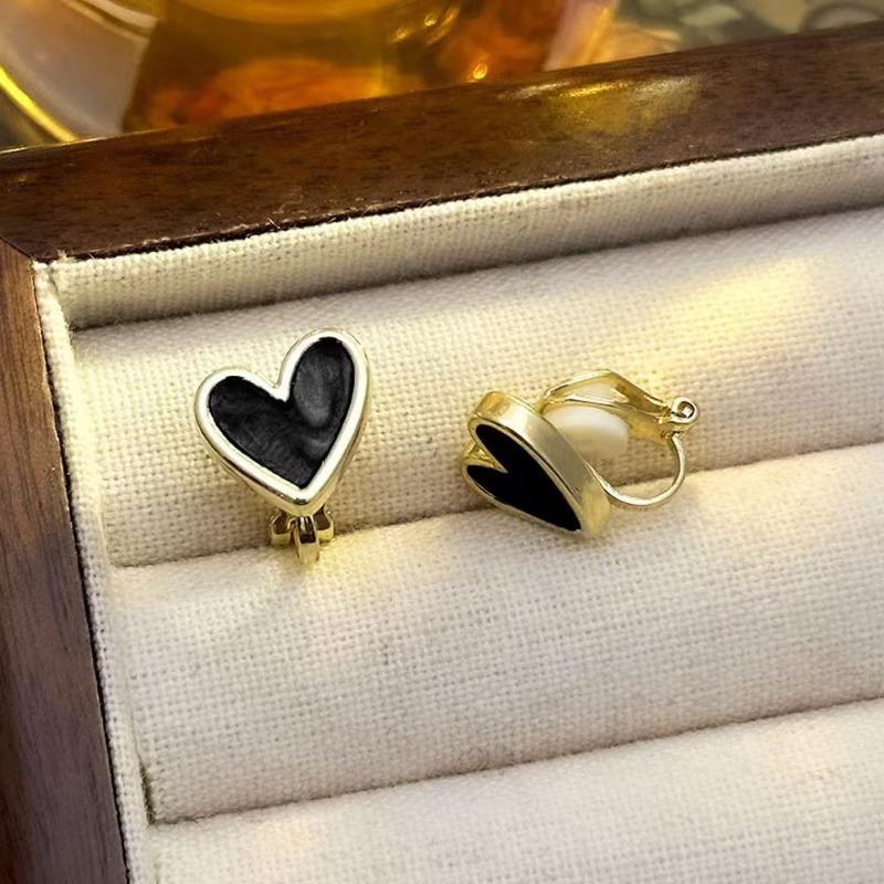 Camellia Temperament No Ear Pierced Ear Clips Pearl Flower Checkerboard Diamond Triangular Ear Clips Niche Earrings Women