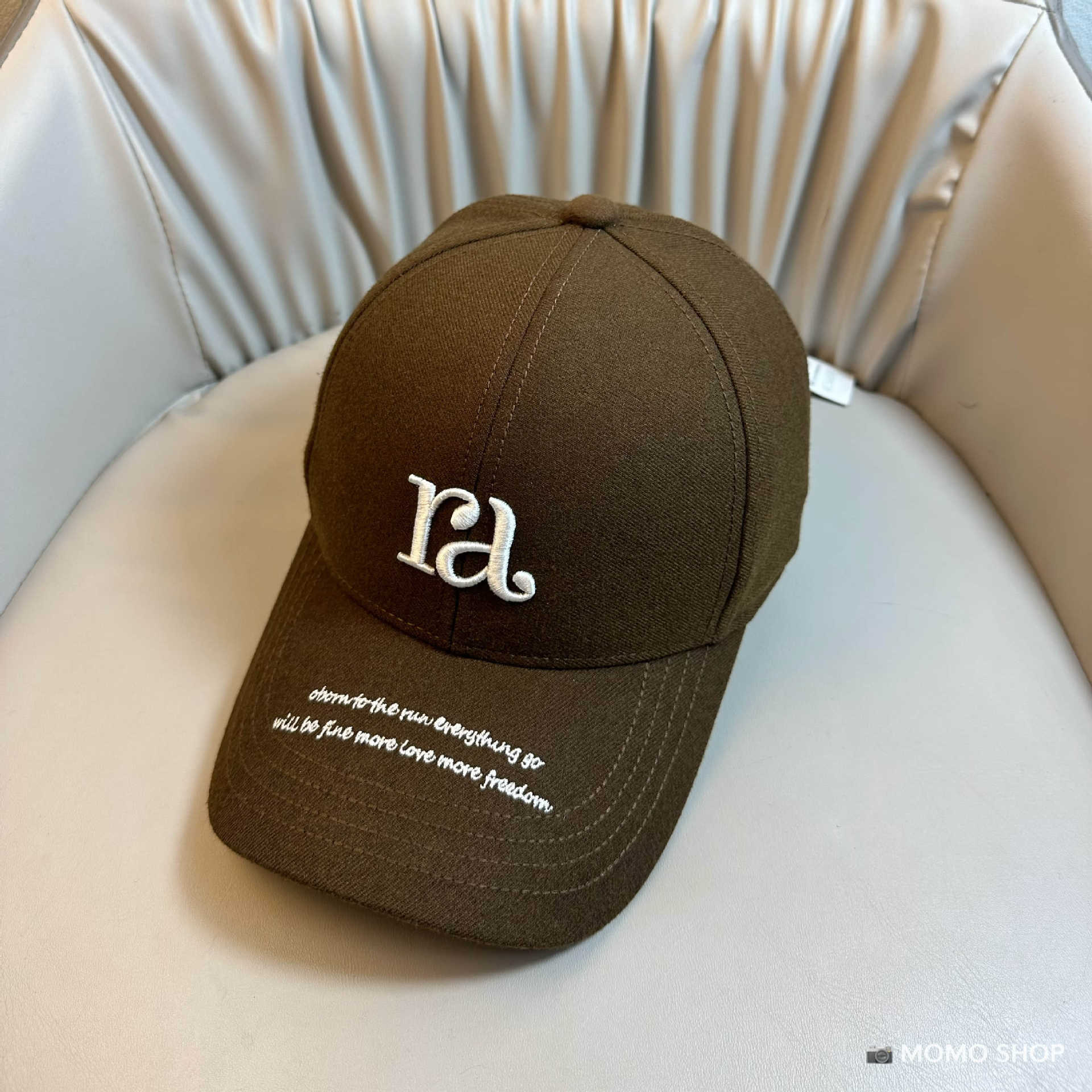 

Кепка бейсболка жесткая с вышивкой Ra в корейском стиле, трехмерная, с широкими полями, подчеркивающая лицо, с маленькой шляпкой-утенком для женщин (54-60cm)