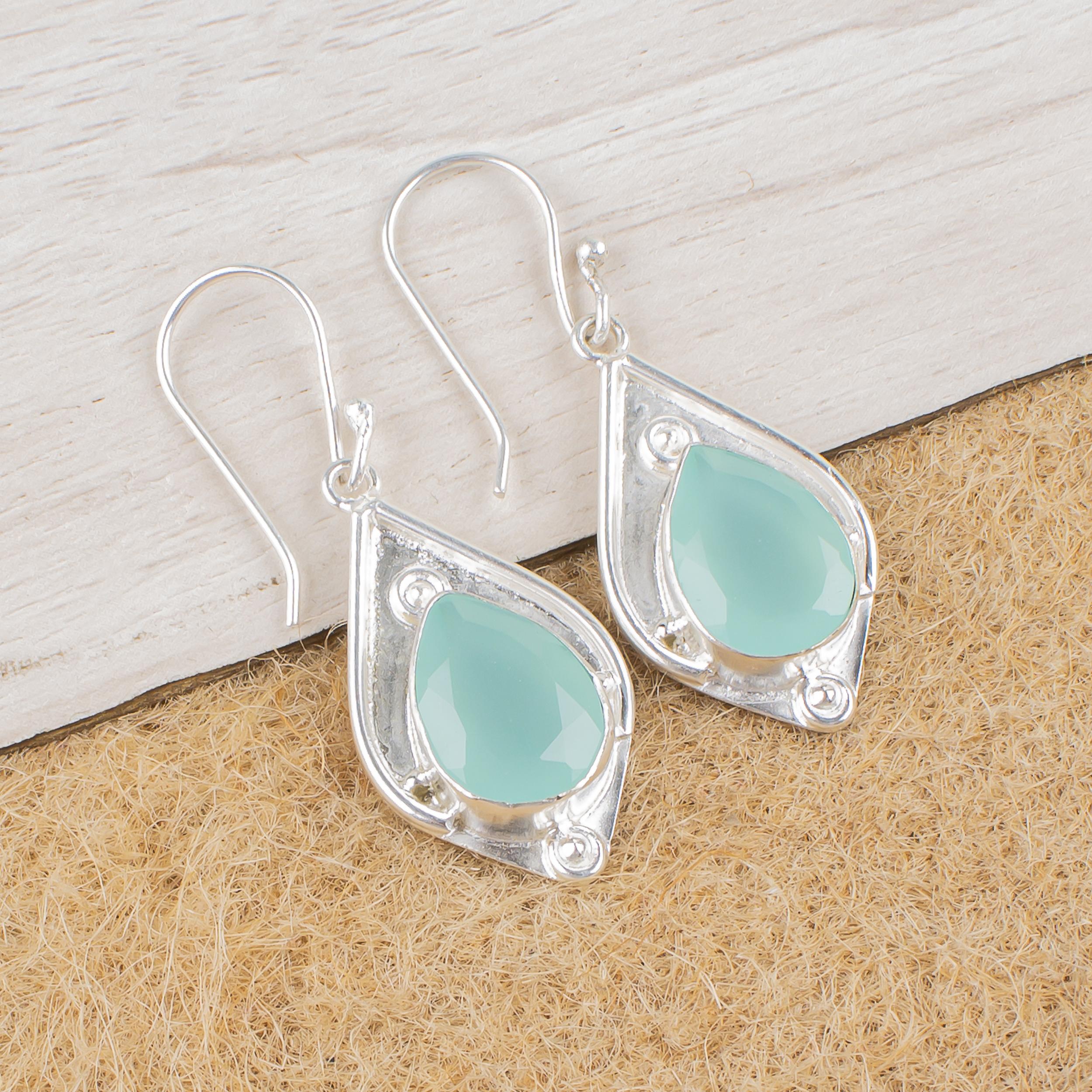 

Украшения ручной работы из драгоценных камней Aqua Chalcedony, серьги из стерлингового серебра 925 пробы, уникальные дизайнерские украшения для женщин 1.90 Inches белый