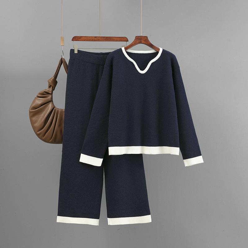 A New Autumn and Winter Striped Knitted Suit for Women, A V-neck Color-blocking Top and Wide-leg Pants Two-piece Set