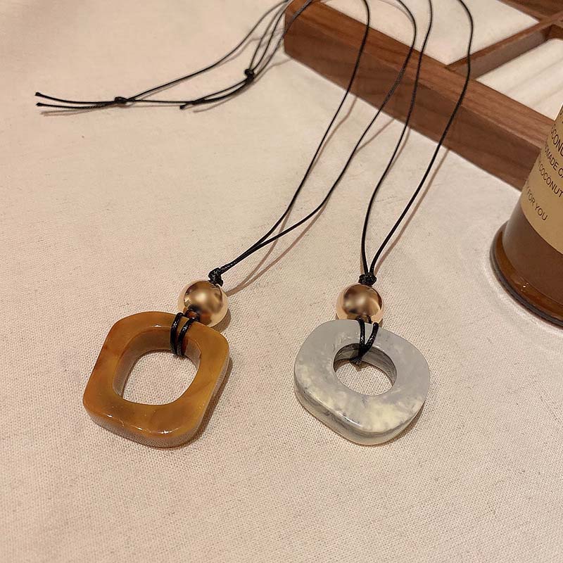 Fashion Resin Round Hollow Pendant Necklaces for Women Trendy Black Leather Rope Long Sweater Chain Necklaces Party Jewelry
