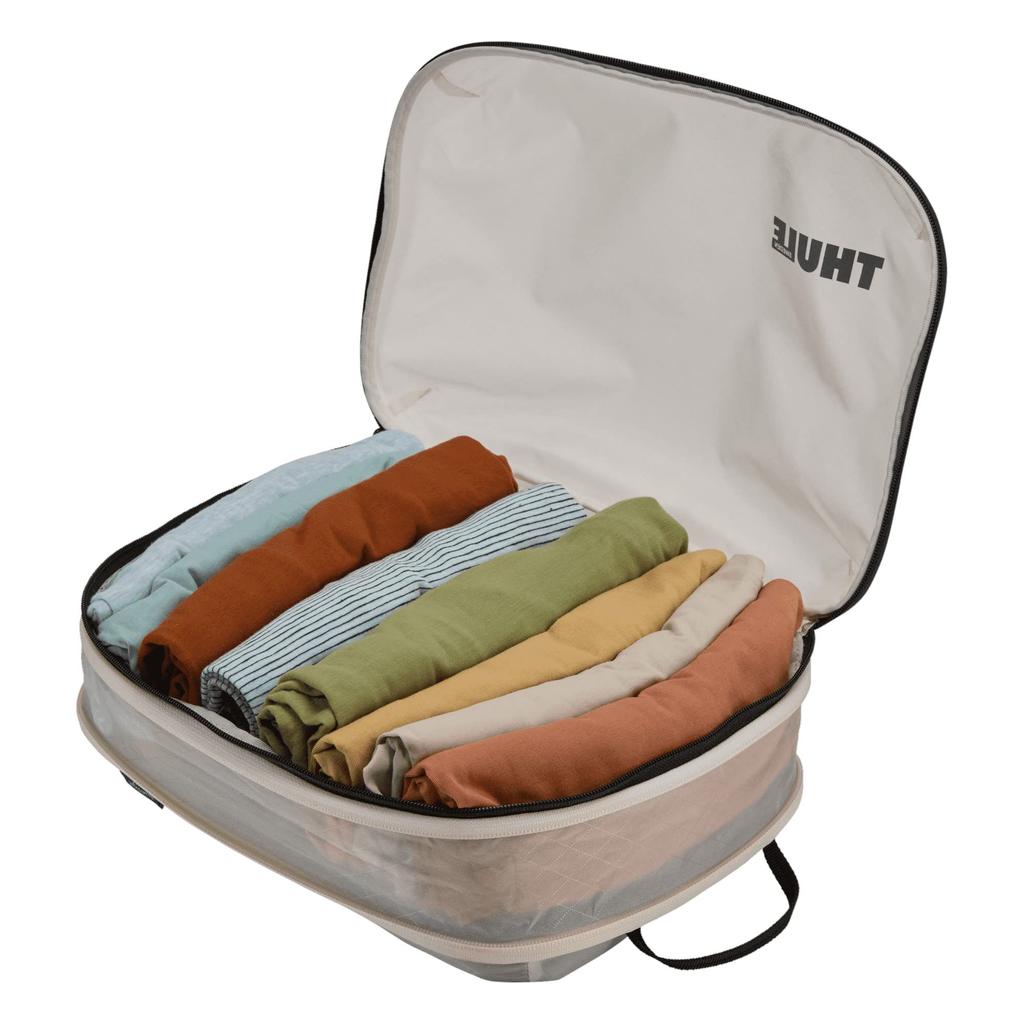 THULE Compression Packing Cube Medium Case - Durable, Water-Repellent, Holds Approximately 10 T-Shirts - 3204859 White