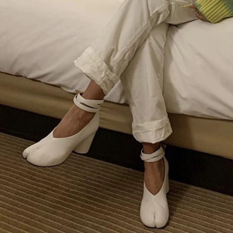 Fashion Ins style Vintage Soft Leather Split Toe Tabi Women Pumps Fashion Ankle Strap Thick High heels Spring Autumn Casual Chunky Shoes