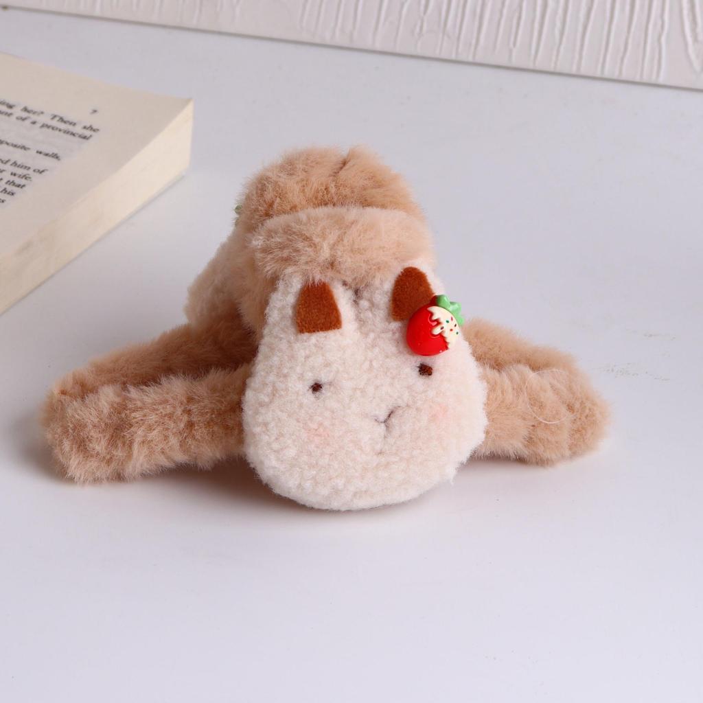 Capybara Plush Claw Hair Clip - Cute Autumn/Winter Cartoon Bun Holder for Girls