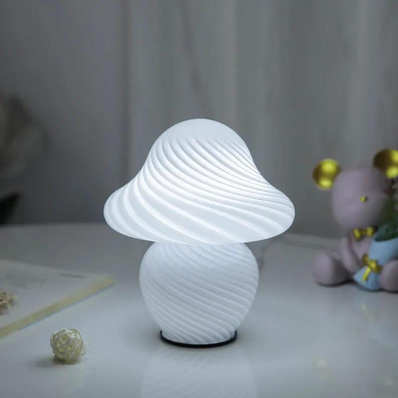 Mushroom LED Table Lamp American Medieval Mushroom Lamp Vintage Striped Glass Table Lamp Retro Bedside Bedroom Atmosphere Light
