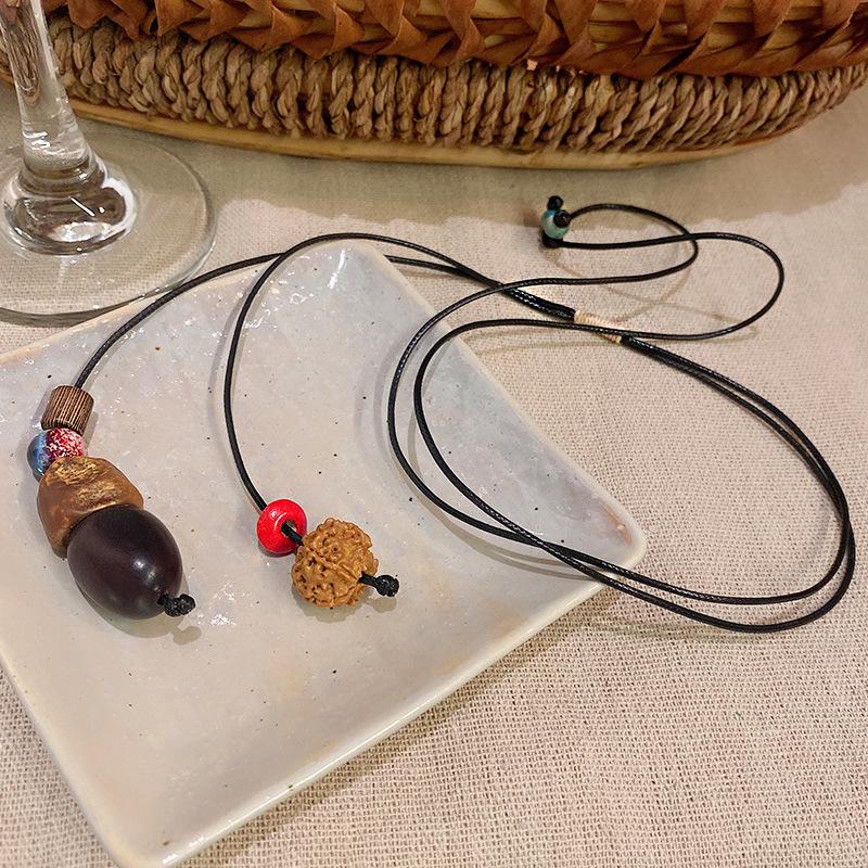 Retro Pine Cone Woven Necklace - Women's Ethnic Style Fashion Accessory for Autumn & Winter