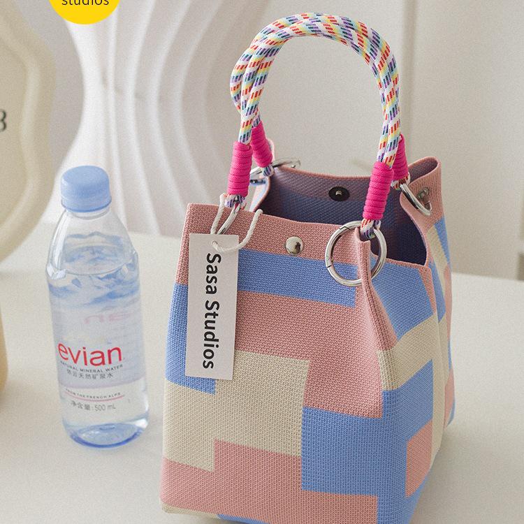 Stilvolle japanisch-koreanische Strickhandtasche: Große Tragetasche & Tragbare Pendel-Quadrat-Tasche