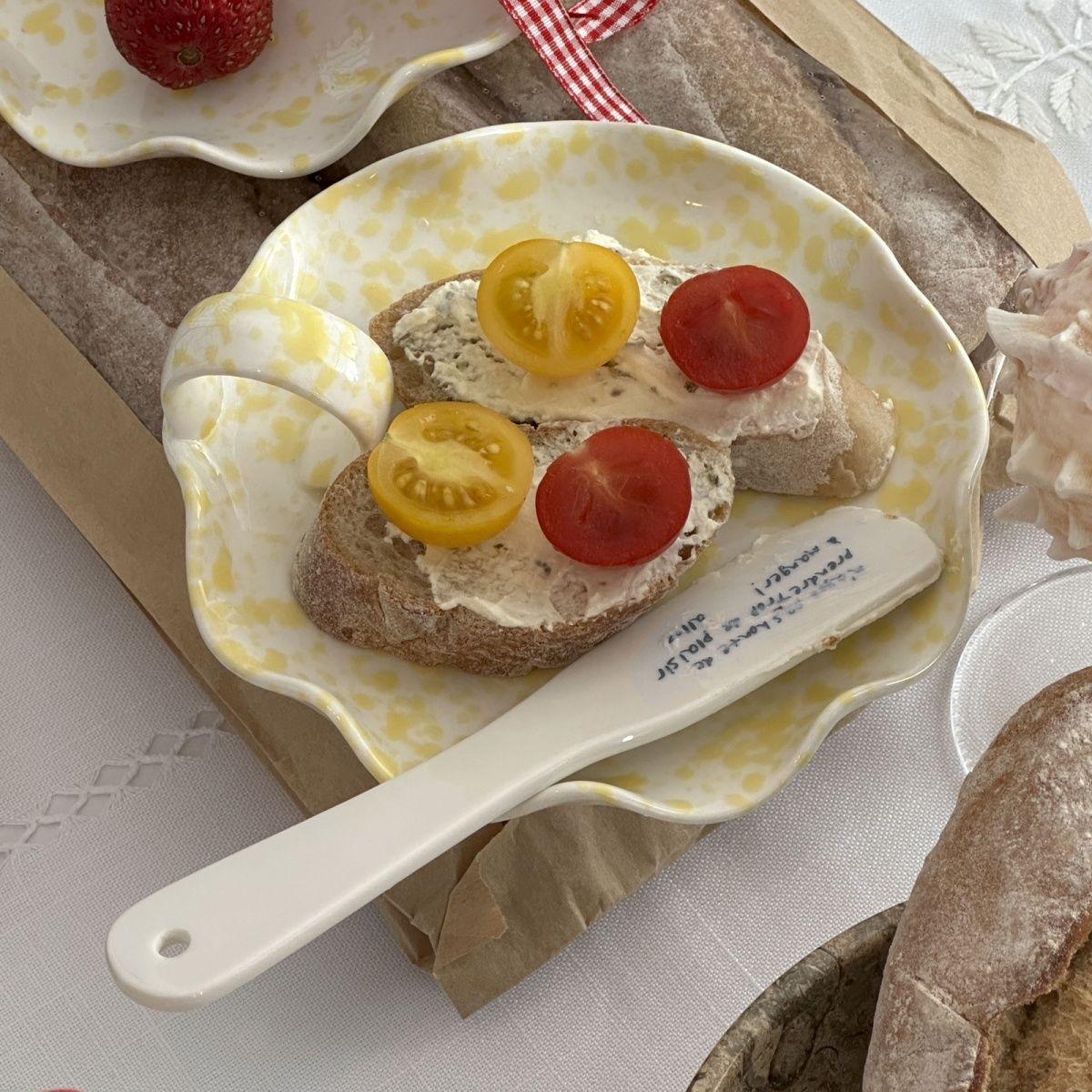 

Korean Ceramic Cake, Western Dessert, Simple Butter Masked Blogger Main Plate, Breakfast Salad Masked with French Letters
