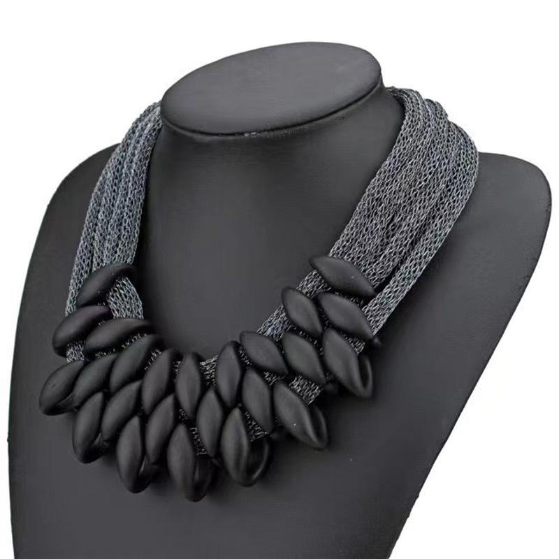 Trendy Women's Short Temperament Necklace