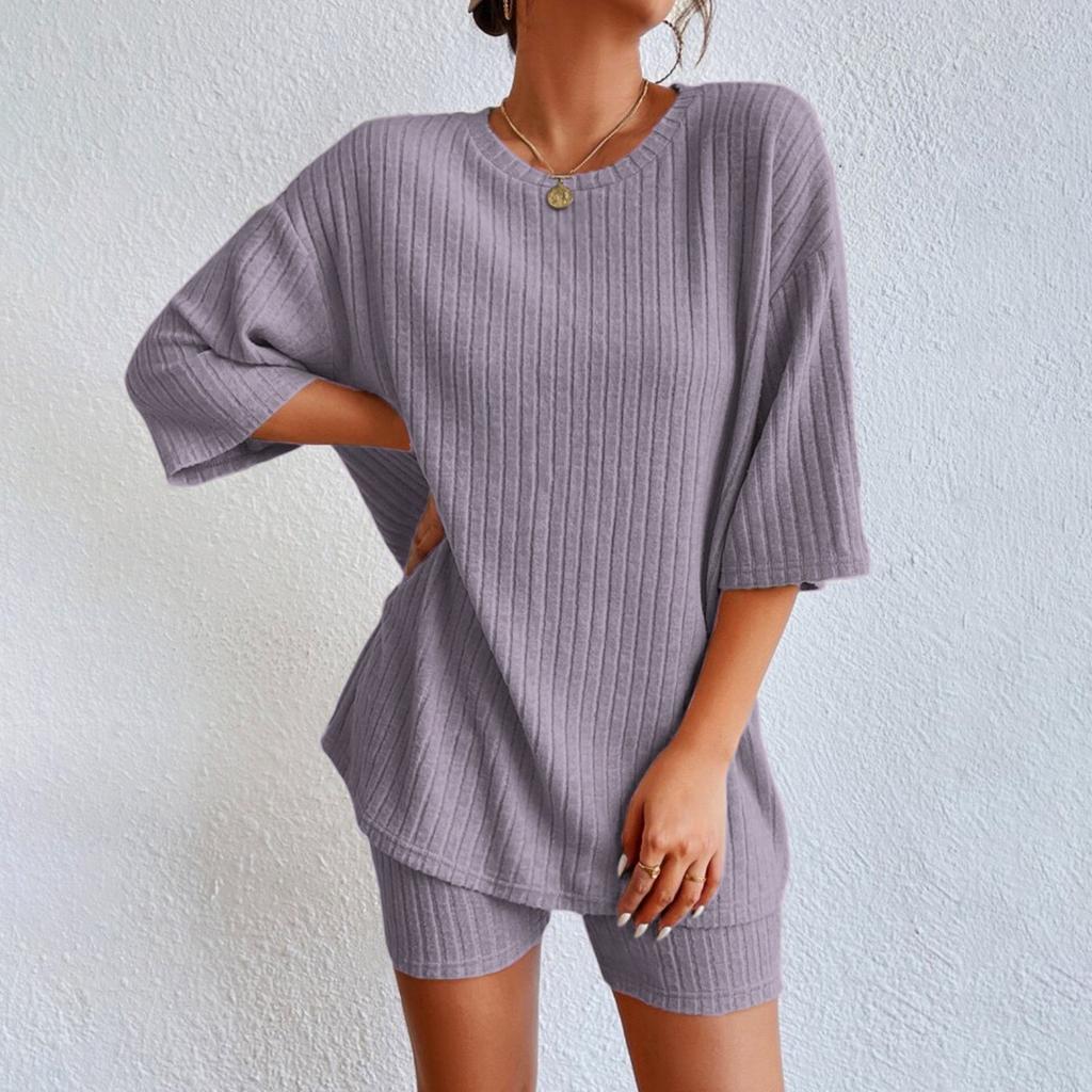 Női divatos lezser egyszínű menetes kerek nyakú bő rövid ujjú rövidnadrág kosztüm