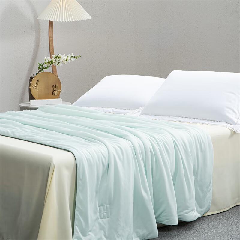 Mercury Home Textiles Cooling Knit Summer Comforter