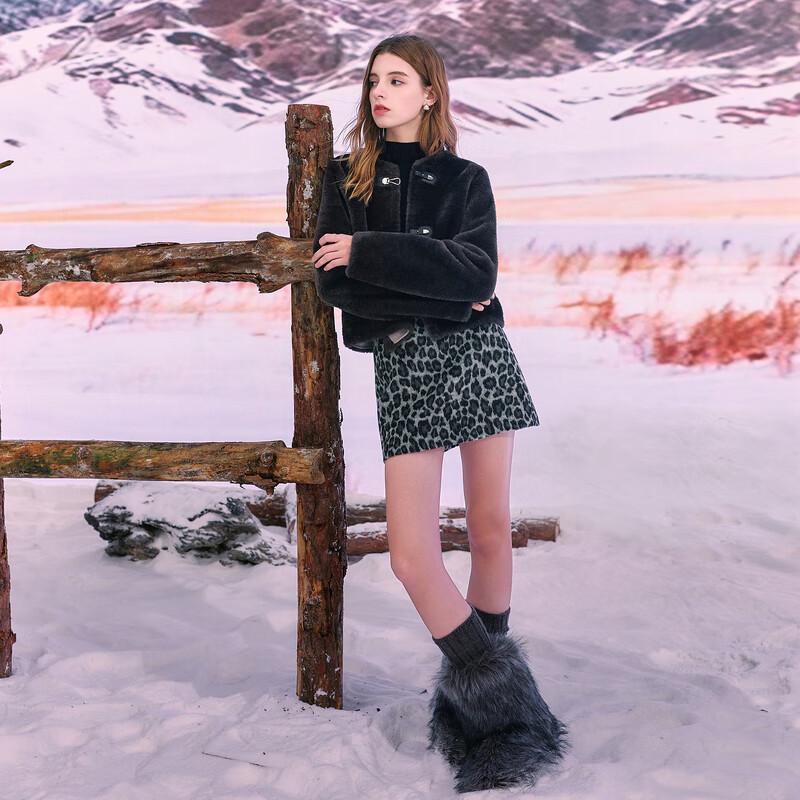 Sancai Women's Round Neck Faux Fur Coat