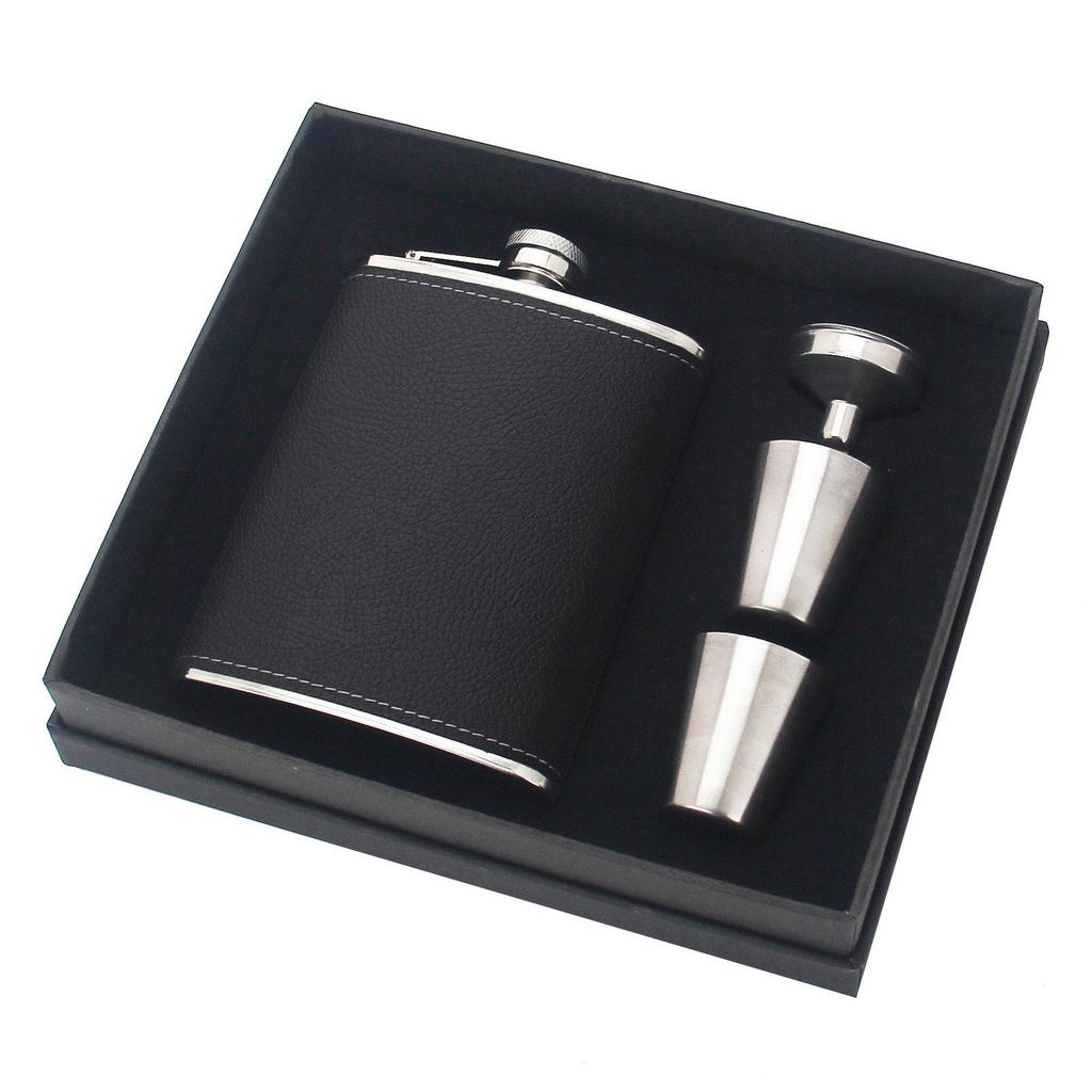 Portable Stainless Steel Leather-Covered Wine Flask for Outdoor Use