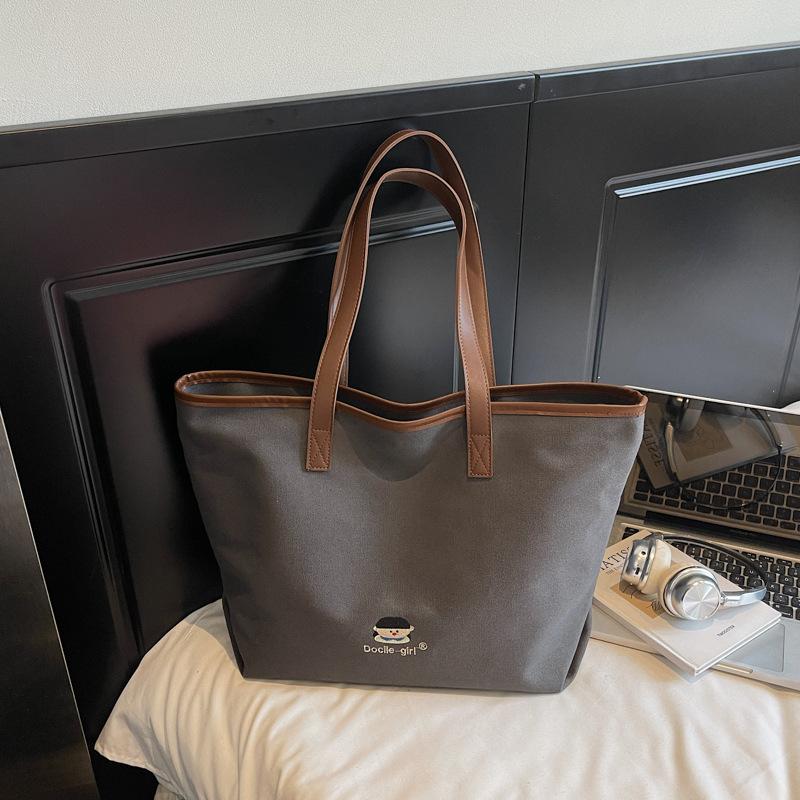 Tote Bag Women 2025 New Handbag Bear Embroidered Canvas Bag Large Capacity Class Commuter Shoulder Bag