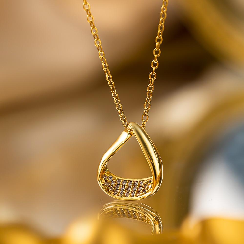 Elegant Luxury Full Zircon Copper Micro Inlaid Necklace Women Simple Exquisite Collarbone Chain Necklace