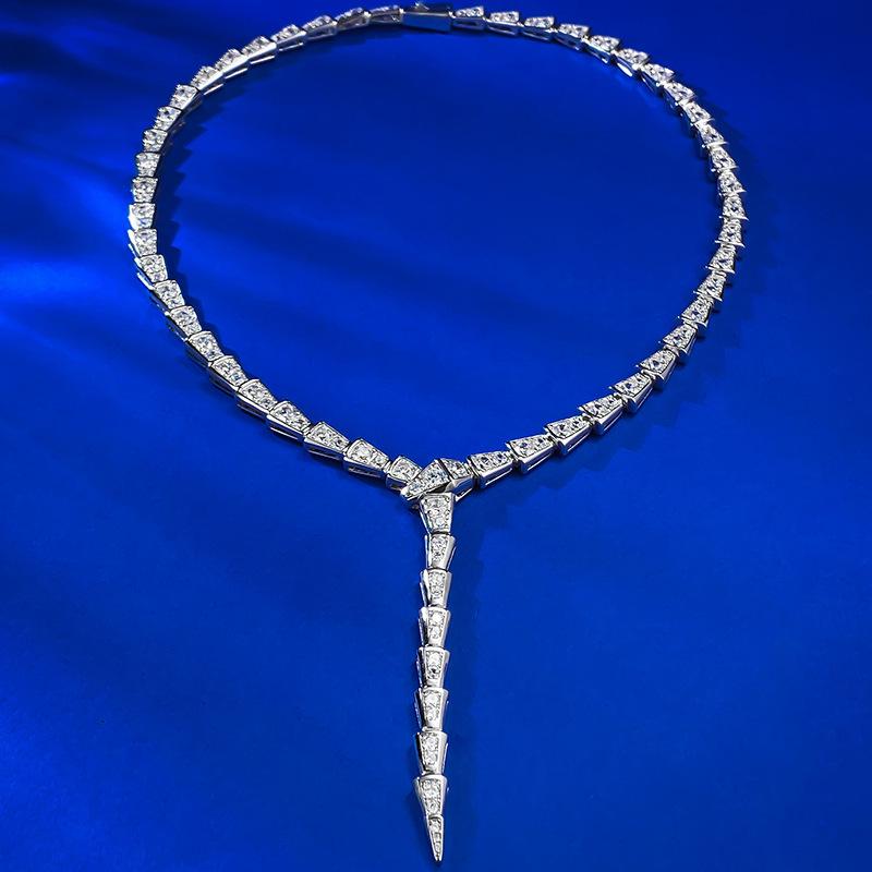 Hui Zhi Yi S925 Silver Diamond Snake Necklace - High-End Fashion Statement