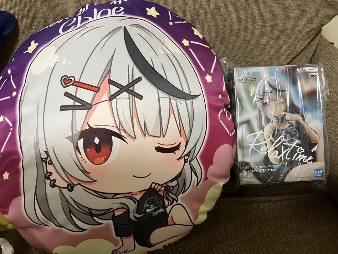 

[Б/У] Подушка и фигурка Chloe