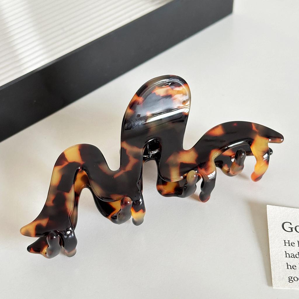 Elegant 3mm Acetate Wavy Hair Claw Clip For Stylish Updos And Ponytails