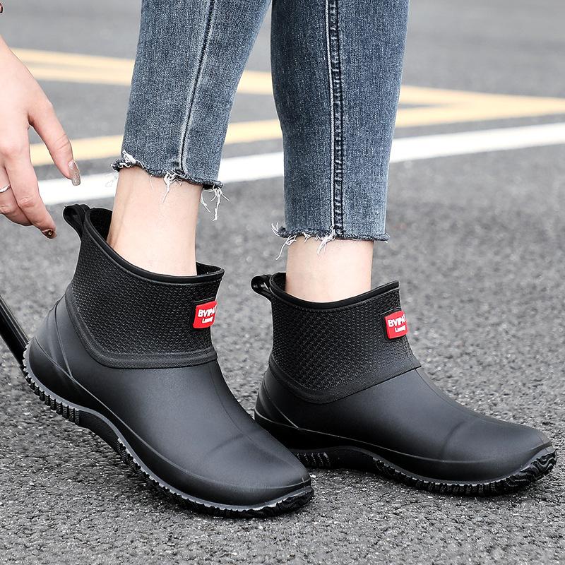

New couple waterproof shoes men s and women s rain shoes short tube Korean version rain boots versatile thick-soled wear-resistant non-slip water 35 чорний